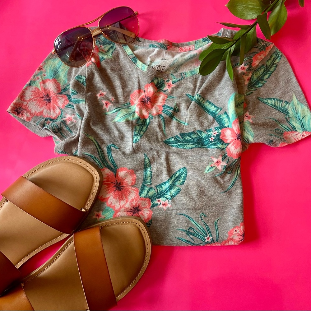 Hawaiian/Floral T-Shirt